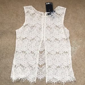 INNY Mesh Lace Sleeveless, Medium size.